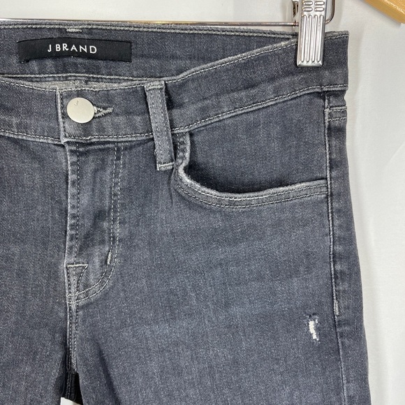 J Brand Low Rise Distressed Skinny Jeans Cropped in Ashes Destruct Grey Size 26 - Picture 4 of 9